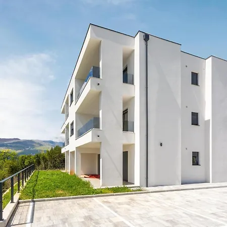Apartman 1 Bedroom Lovely In Fiume