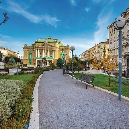 Apartman 1 Bedroom Lovely In *